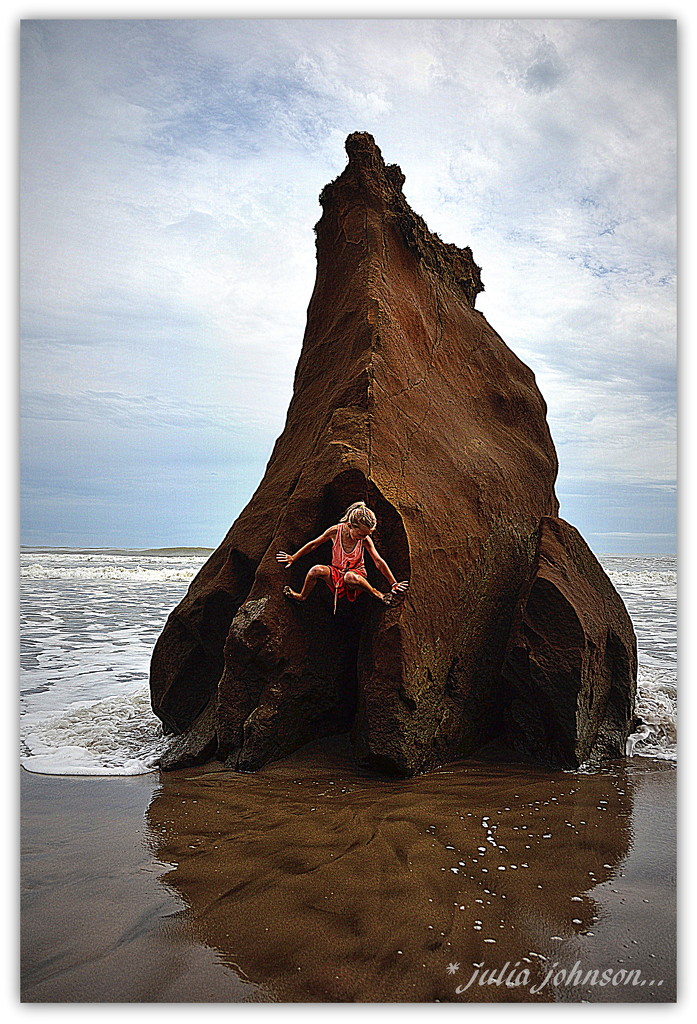 Beach  Rock... by julzmaioro