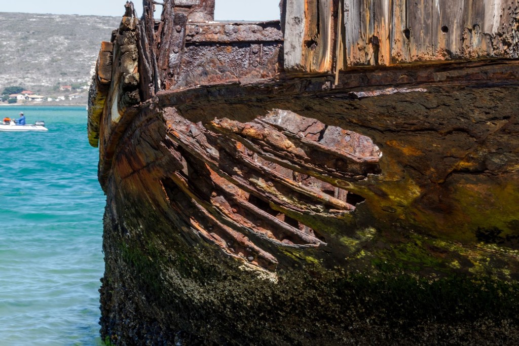 Shipwreck by seacreature