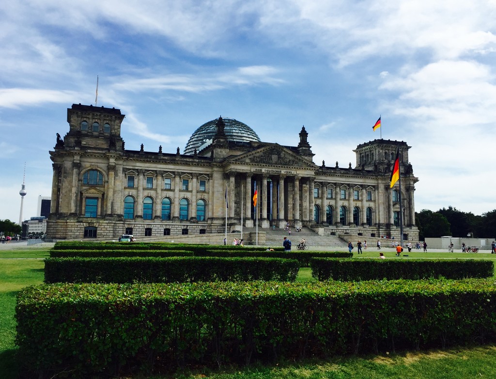 Reichstag Building  by brookiew