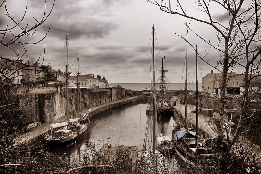 A Full Harbour by swillinbillyflynn