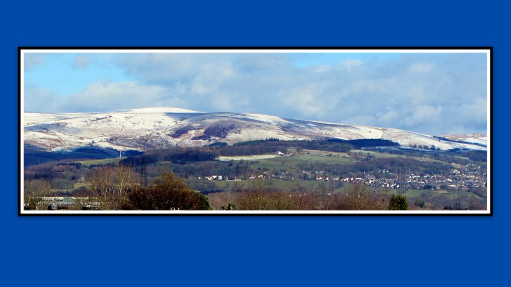 Snowy Pendle Hill. by grace55