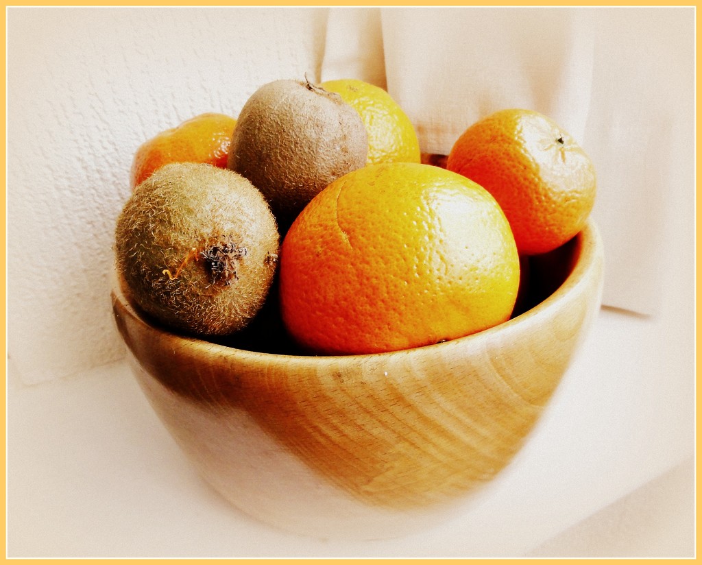 Oranges and Kiwi fruit  by beryl