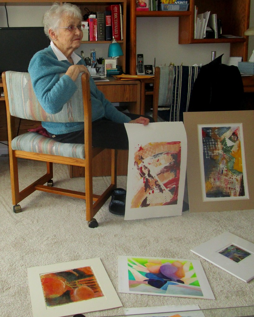 Artist and her paintings by tunia