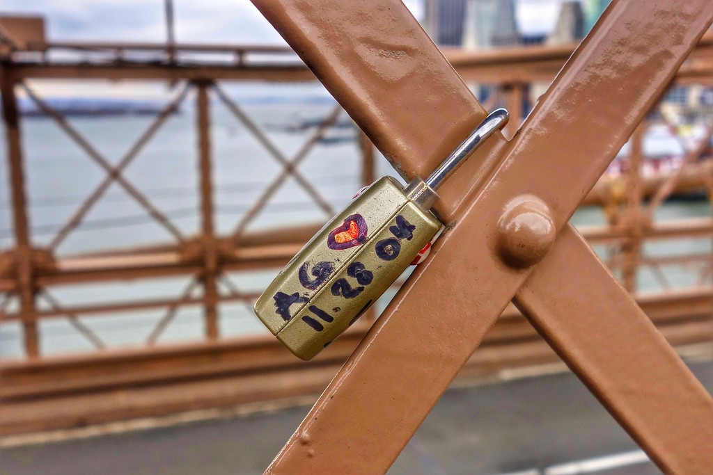 Love from Brooklyn Bridge by cocobella