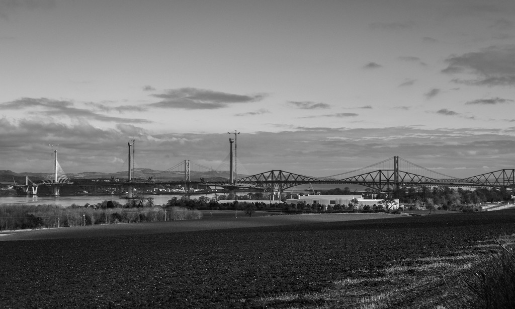 Three bridges across the River Forth by frequentframes