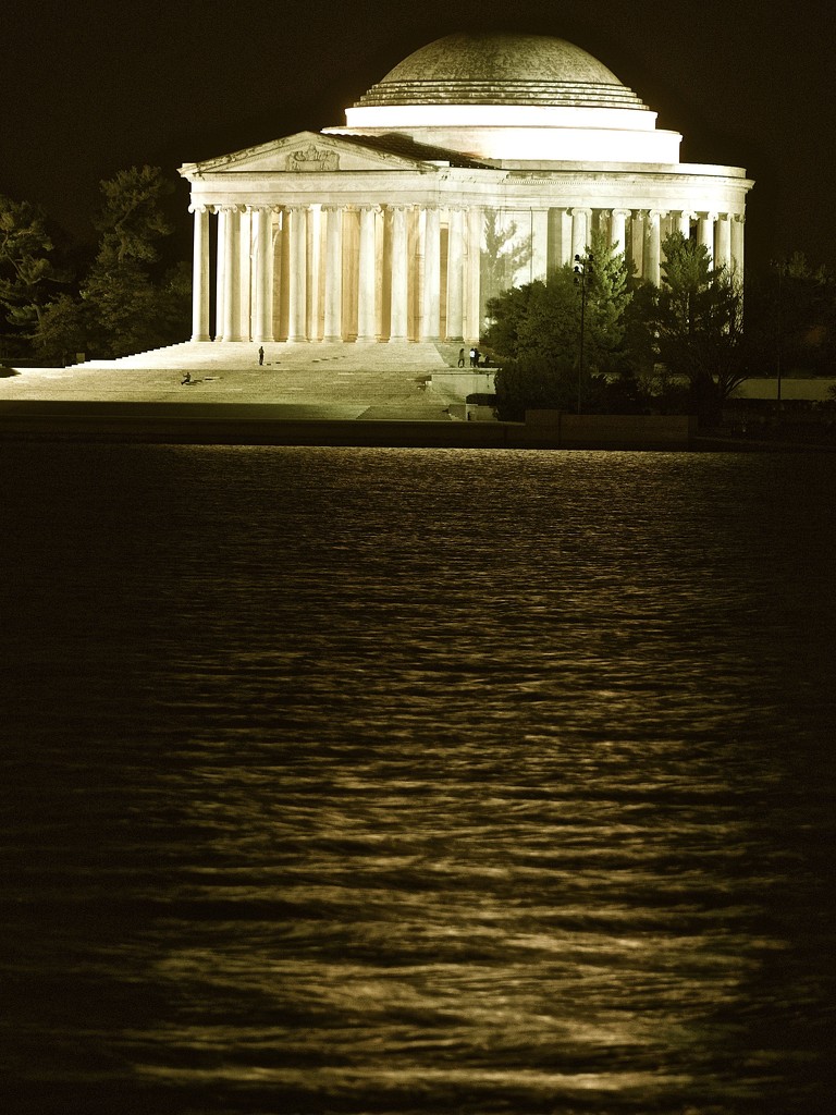 Another View of the Jefferson Monument by redy4et
