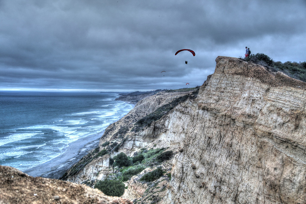 Cliff Hang Gliding ... by pdulis