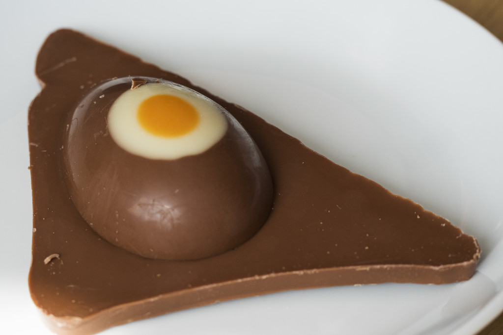 Caramel Chocolate Egg Sandwich by bizziebeeme