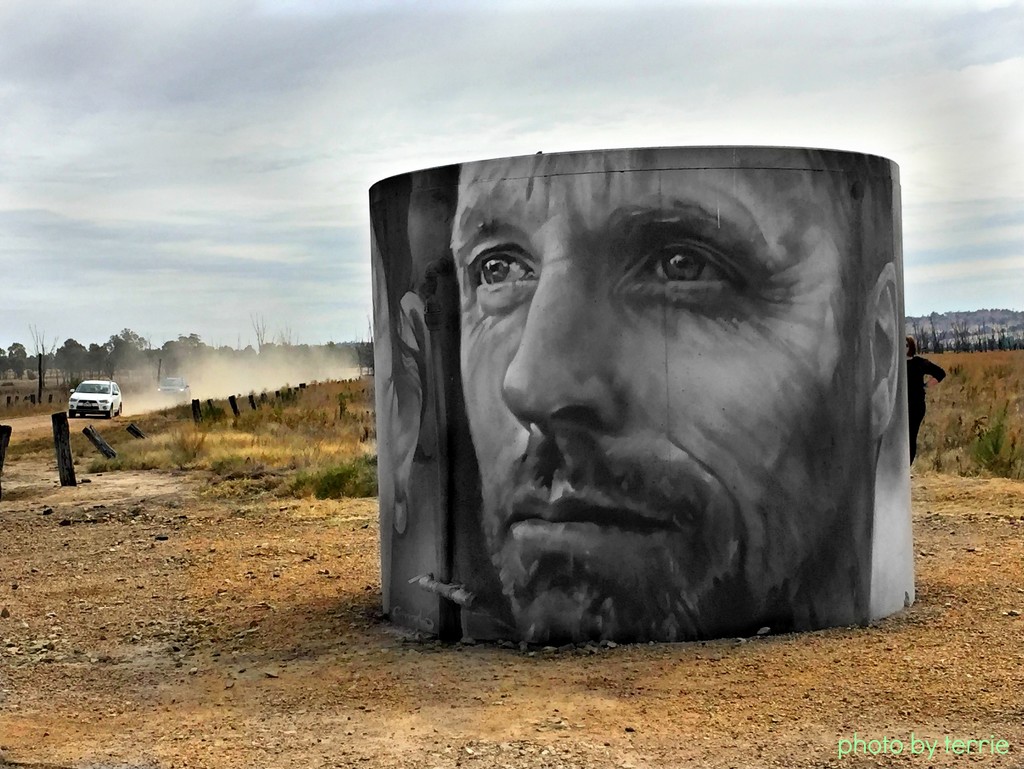 Water tank face at Winton Wetlands by teodw
