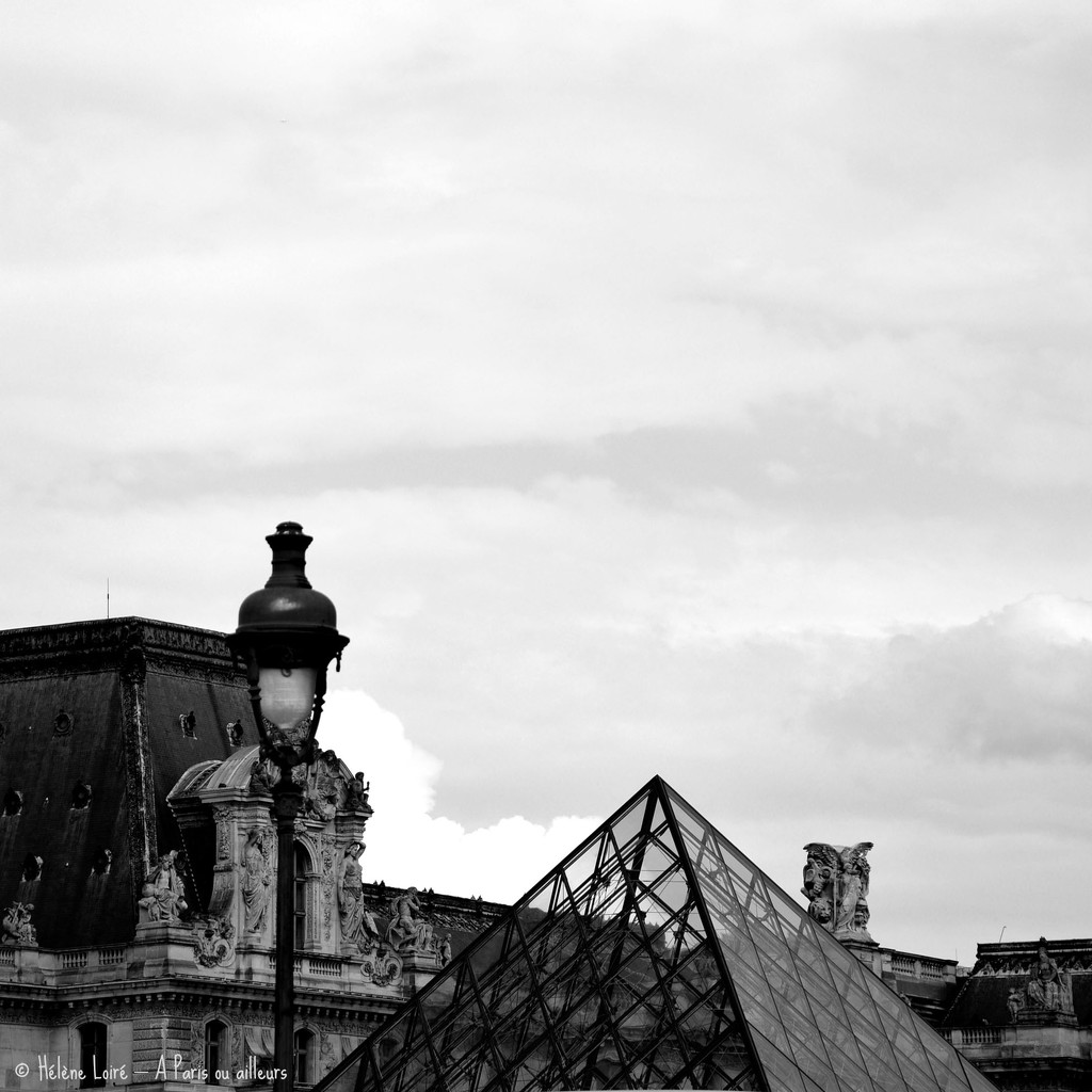 Pyramide du Louvre by parisouailleurs