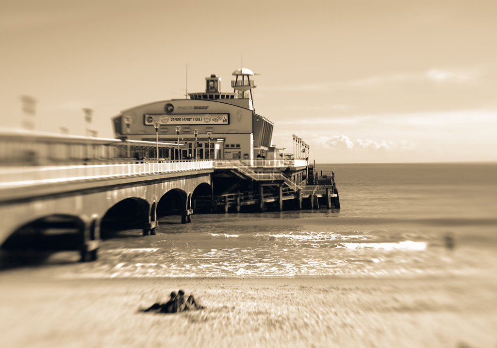 Retro Style Bournemouth Pier by davidrobinson