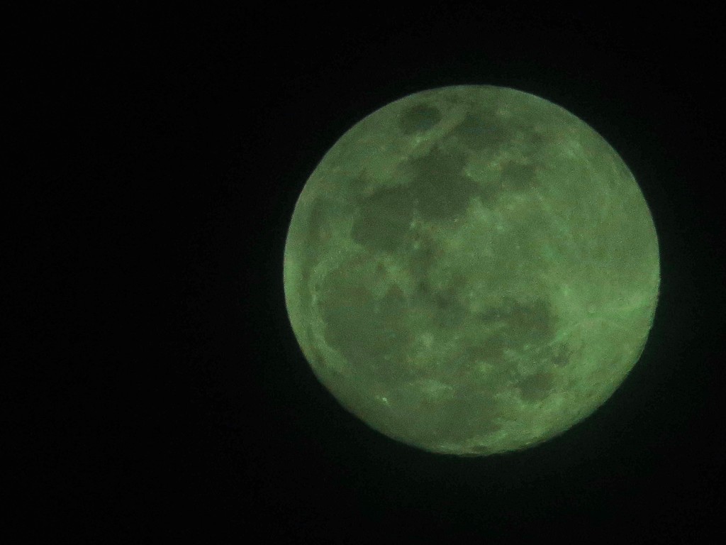 Rare Green Moon by grammyn