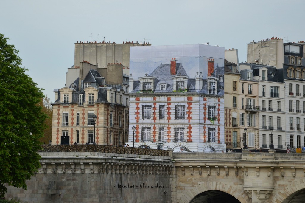 Painted facade by parisouailleurs