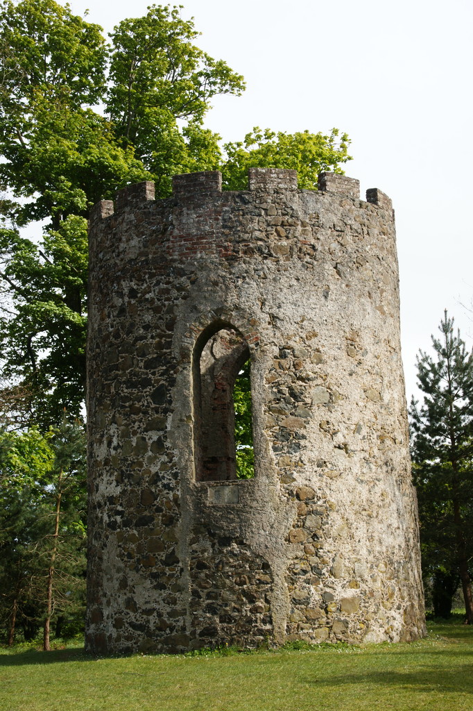ireland 2012 - Trysting Tower by selkie
