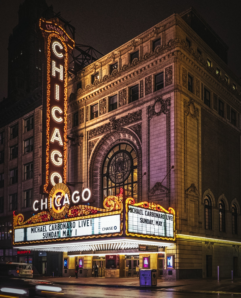 Chicago Theater by rosiekerr