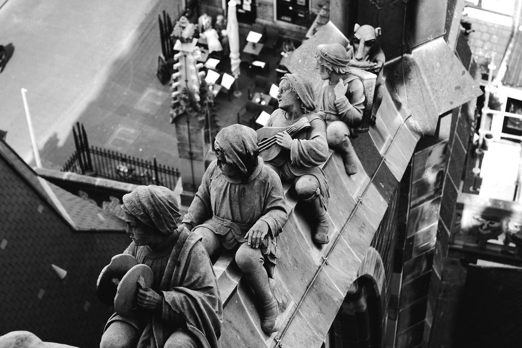 flying buttress statues 1 by blueberry1222