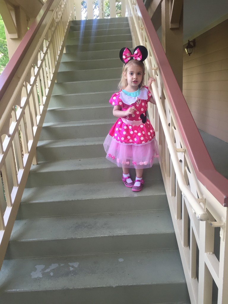 Making an entrance as Minnie Mouse  by mdoelger