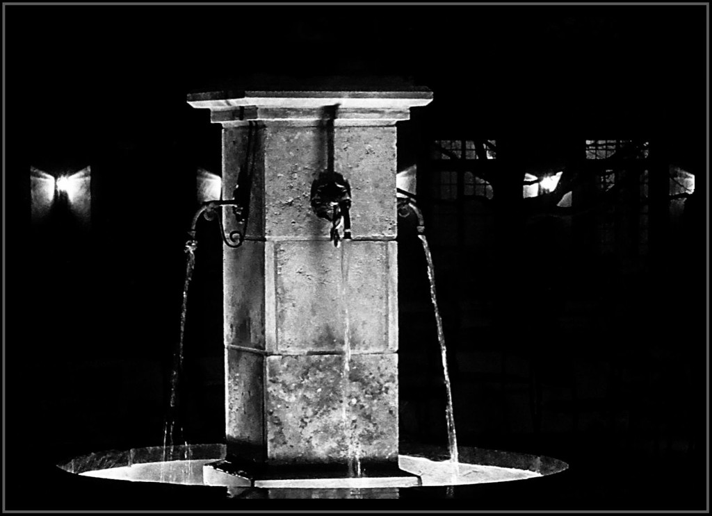 Night Fountain by olivetreeann