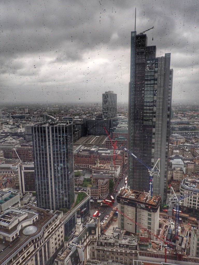 Rainy Day in London by mattjcuk