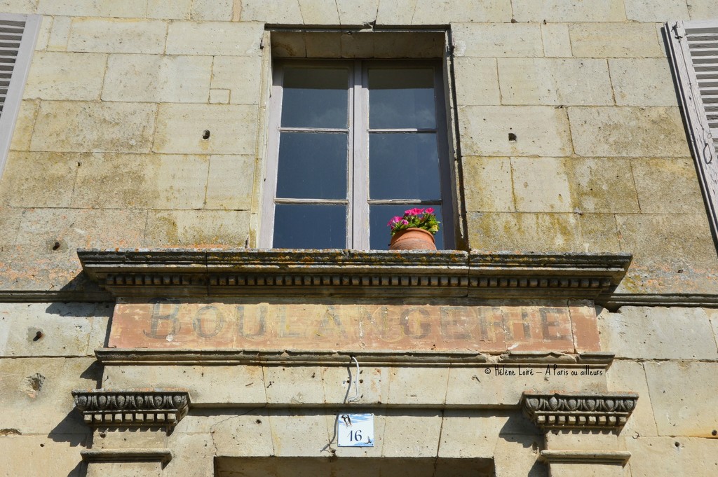 Old bakery by parisouailleurs