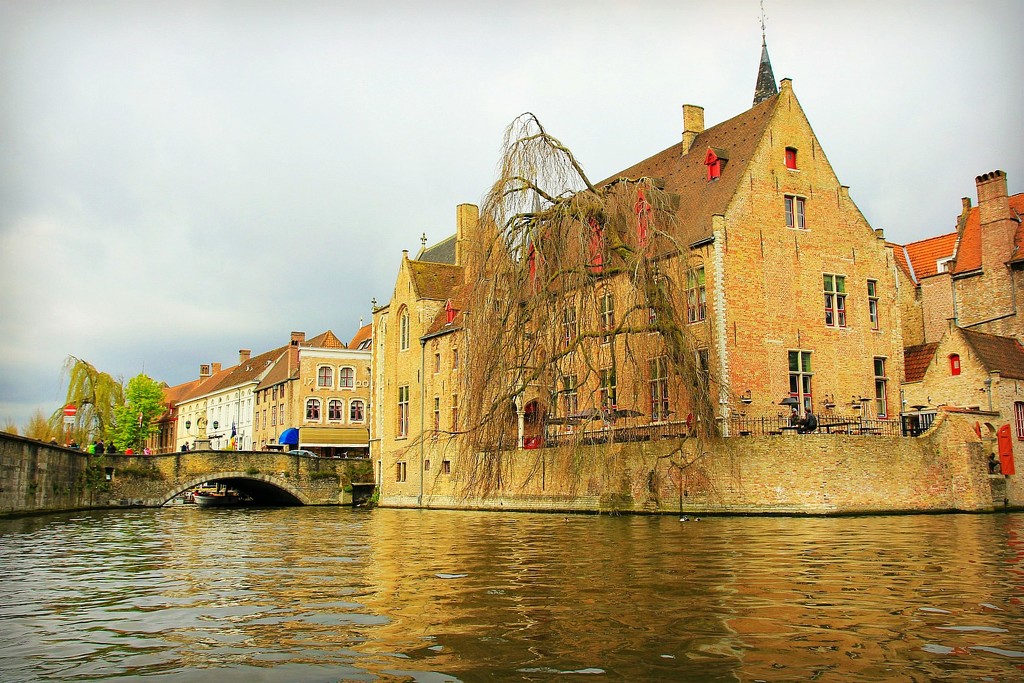 Bruges canal cruise by leggzy