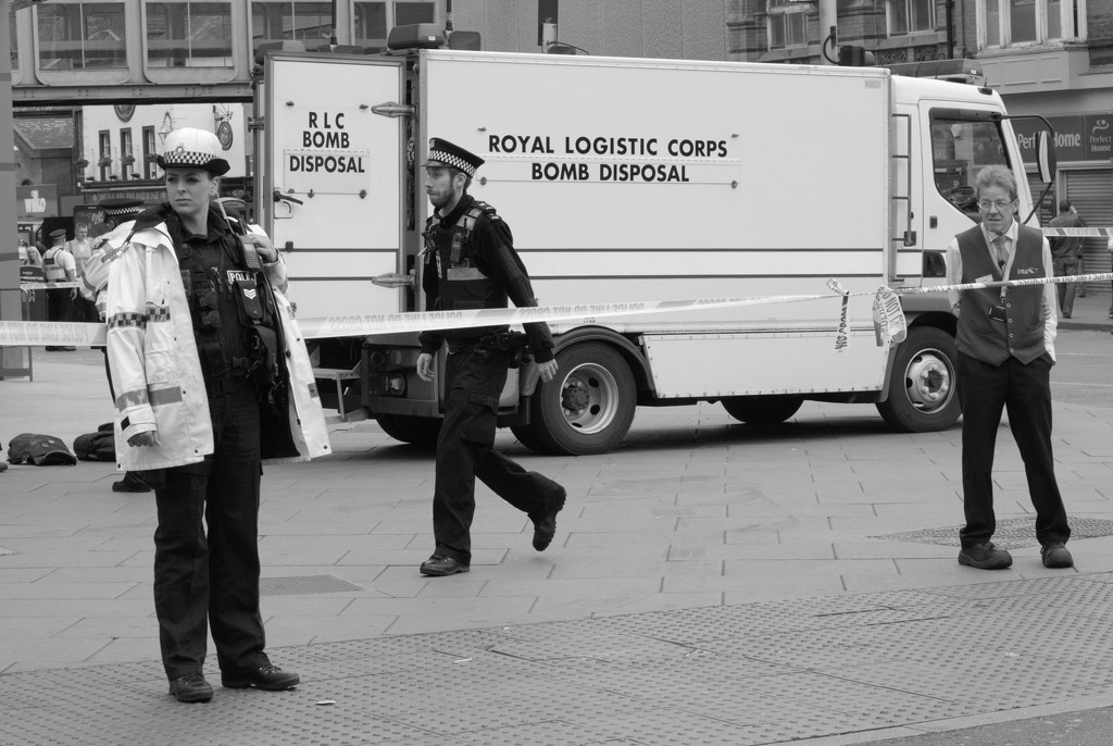 RLC Bomb Disposal at Nottingham's Victoria Centre by phil_howcroft