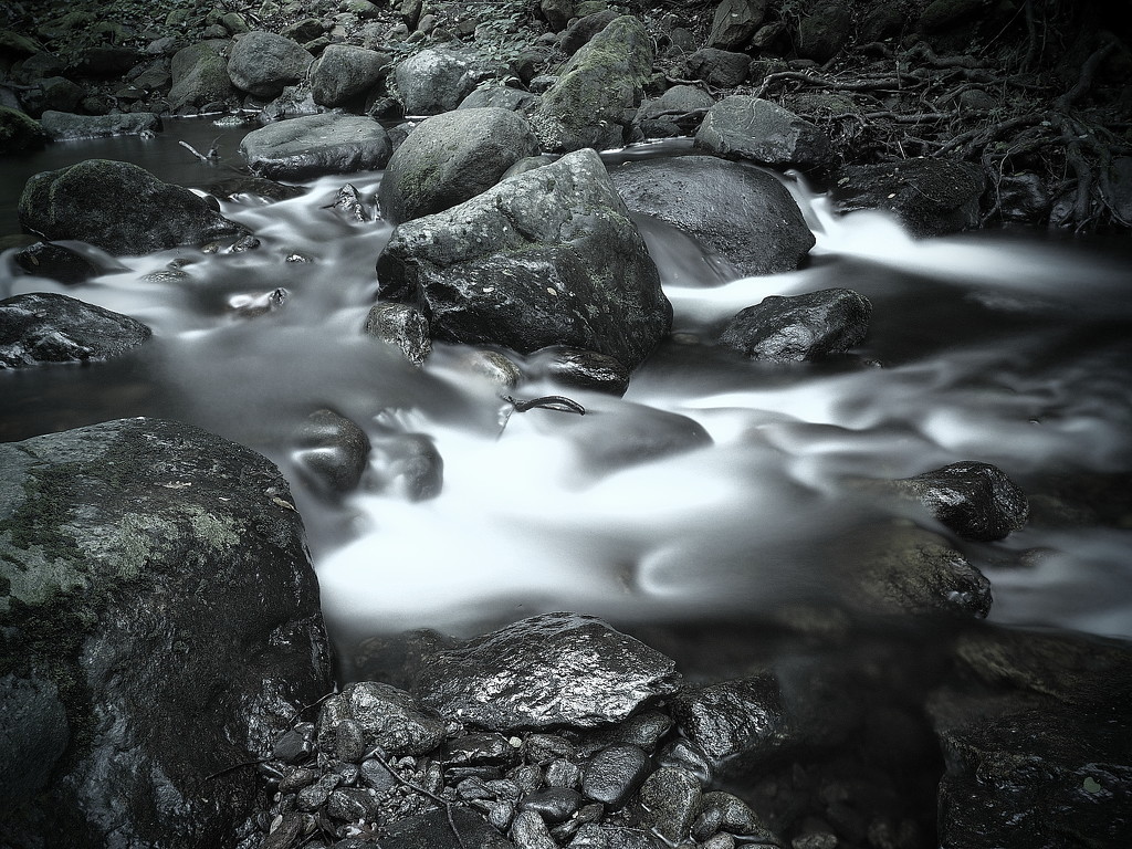 Long exposure, desaturated by laroque