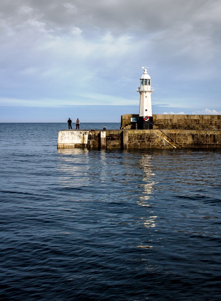 Mevagissey lighthouse by swillinbillyflynn