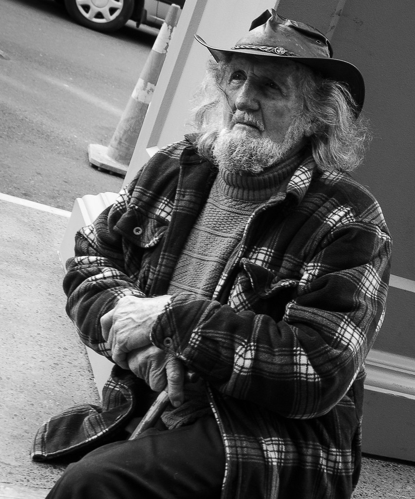 Old Man on Cuba Street by yaorenliu