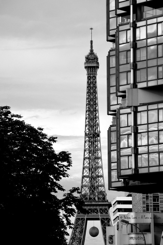 Eiffel Tower from Beaugrenelle by parisouailleurs
