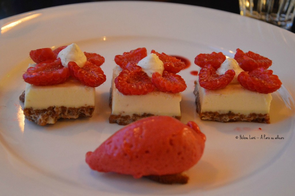 cheesecake pistachio raspberries by parisouailleurs