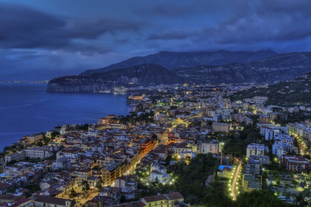 Sorrento by Night by gamelee