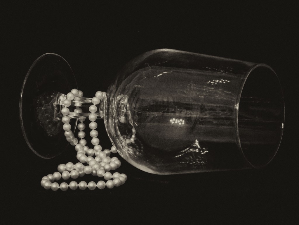 A String of Pearls by grammyn