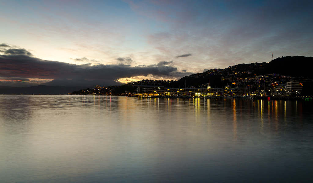 A Calm Winter Morning in Wellington by yaorenliu