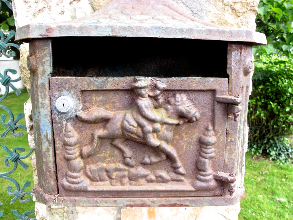 Mail Box by davemockford