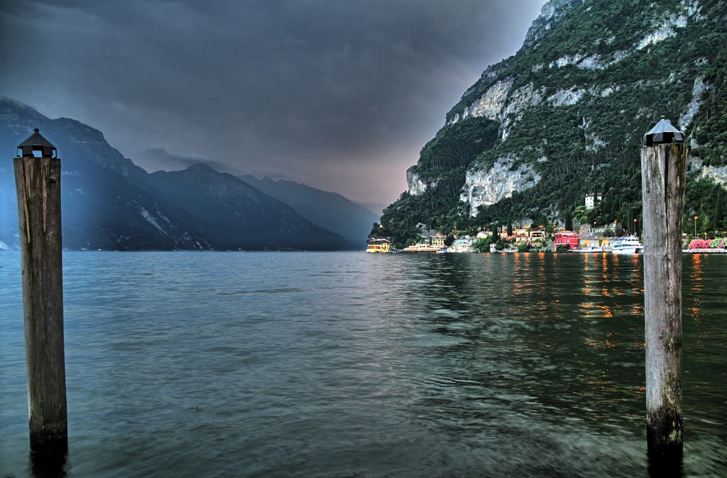 Riva del Garda - the twilight on the lake by spectrum