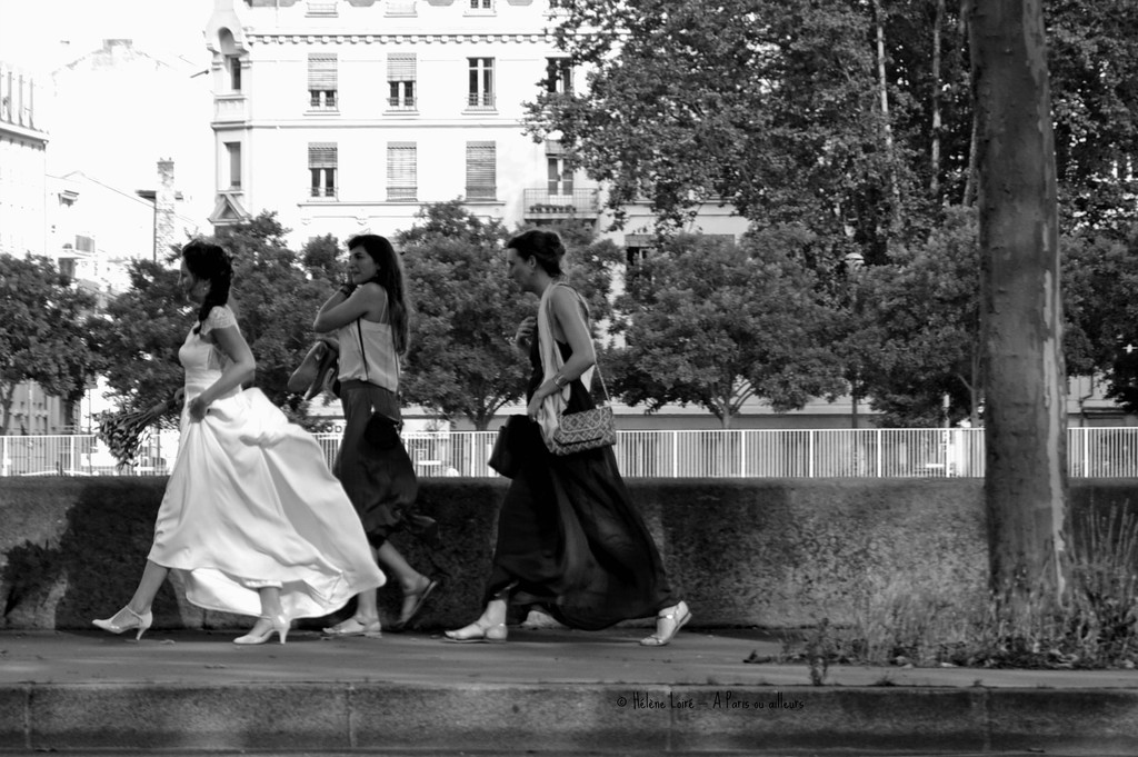 Bride in the city by parisouailleurs