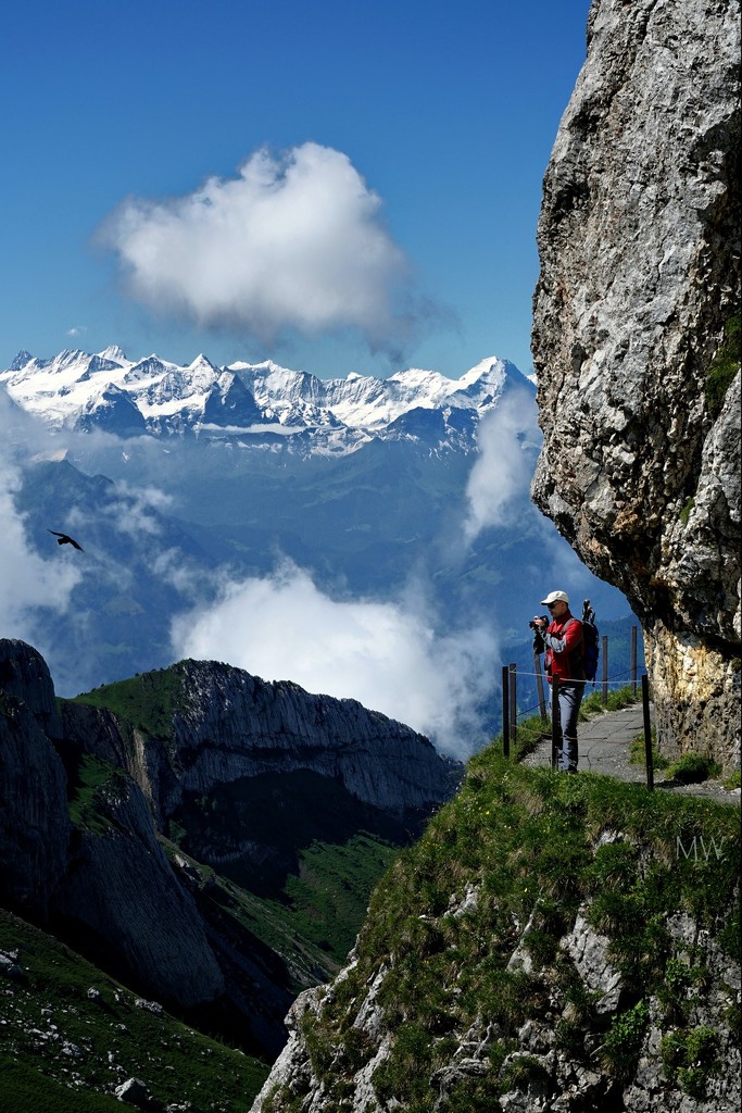 2016-07-16 Pilatus looking south by mona65