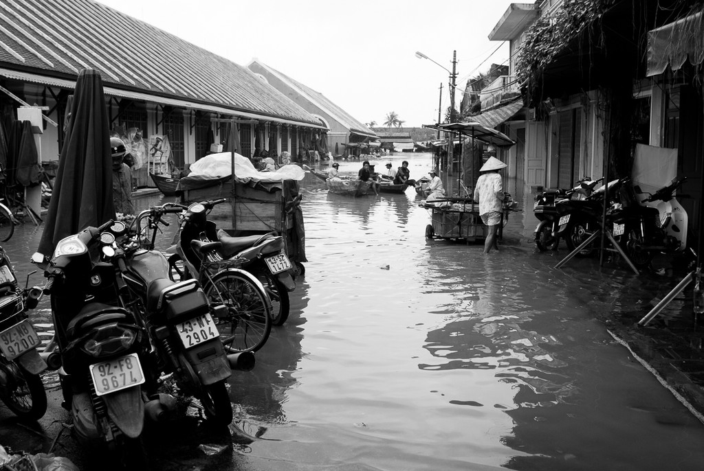 Hoi An in flood by bella_ss