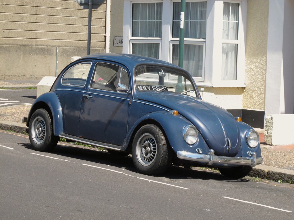 Volkswagen Beetle by davemockford