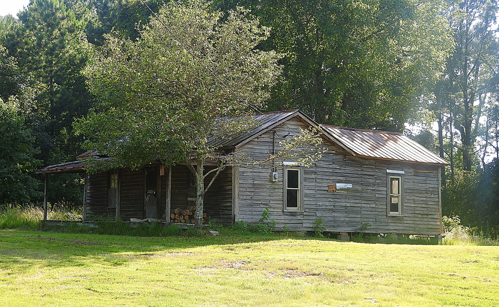 Another old house, possibly not abandoned by homeschoolmom