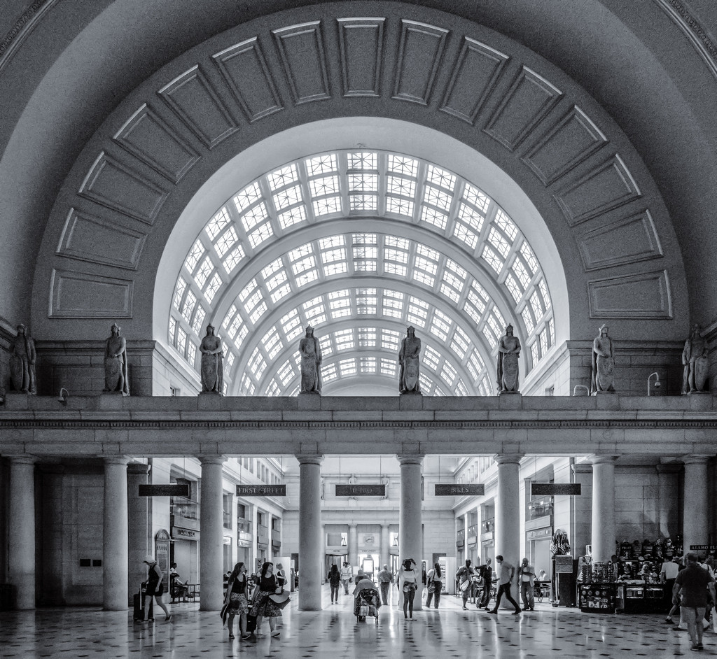 Union Station - Interior by rosiekerr