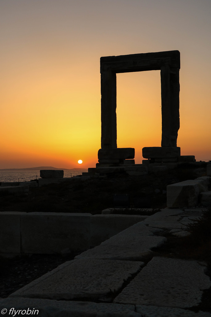 Sunset on Naxos by flyrobin