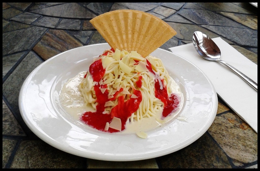 Spaghetti icecream by rosiekind