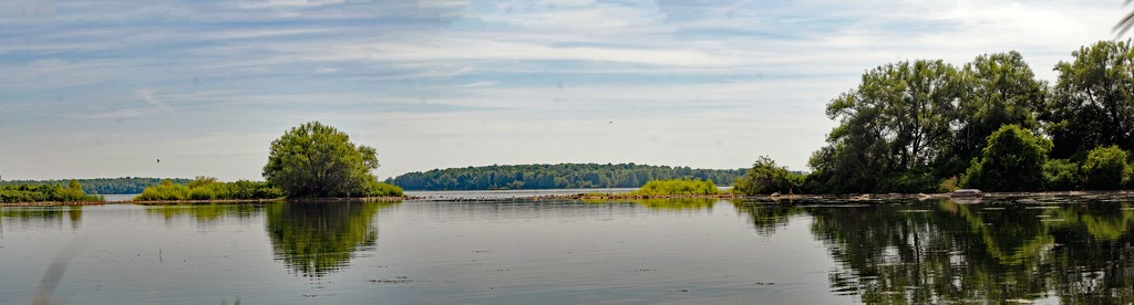 St. Lawrence River Panorama  by farmreporter