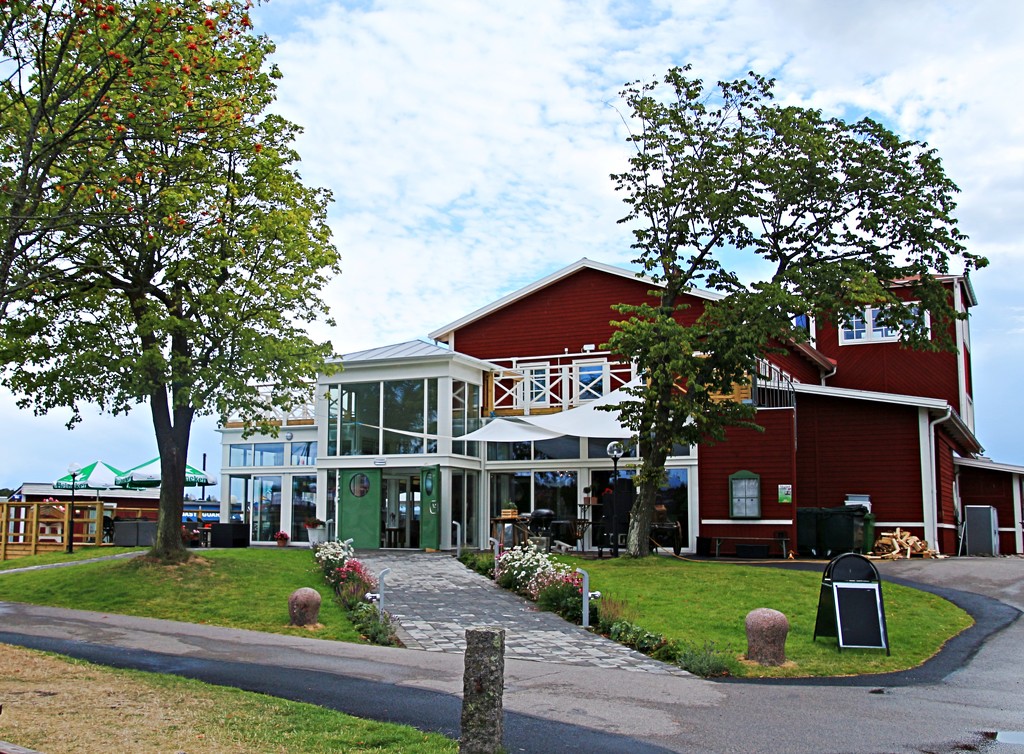 Badholmen hotel, Oskashamn by kiwinanna