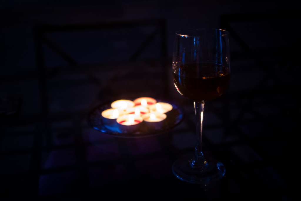 Project 52: Week 33 - Candle Lit Glass by vignouse