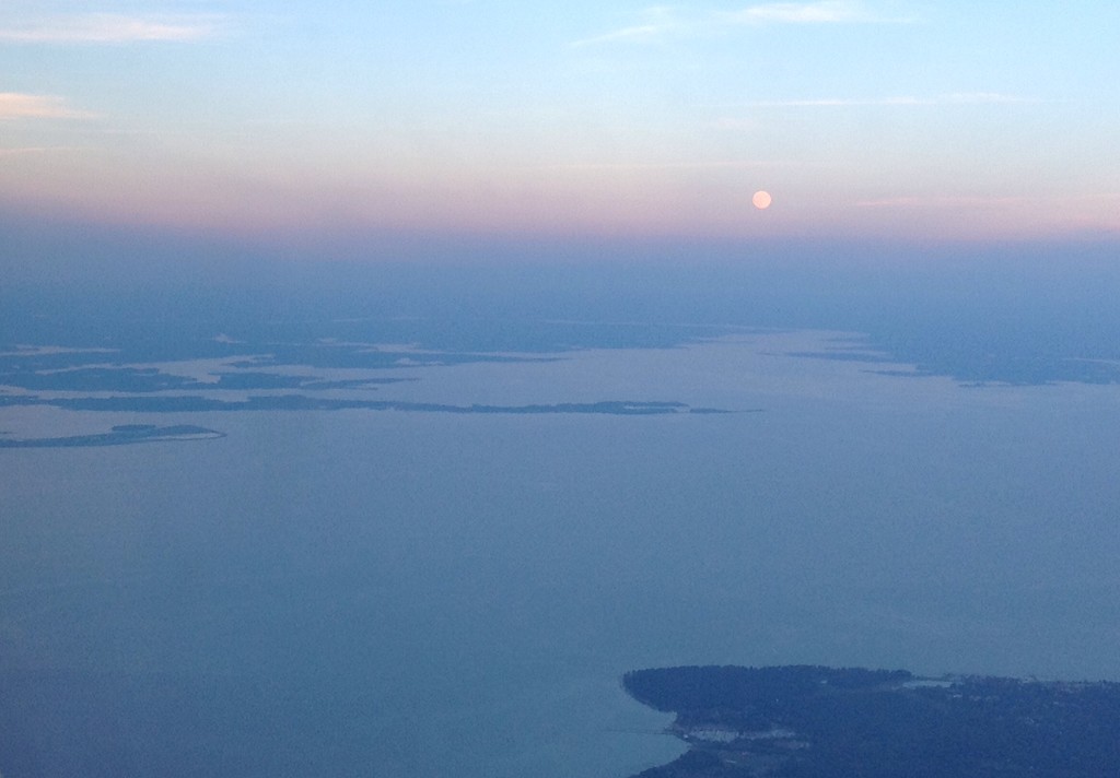 Moonrise from the air by sbolden