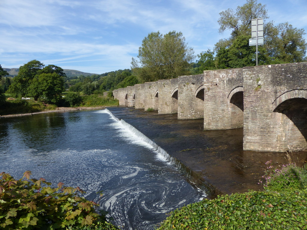  River Usk at Crickhowell  by susiemc