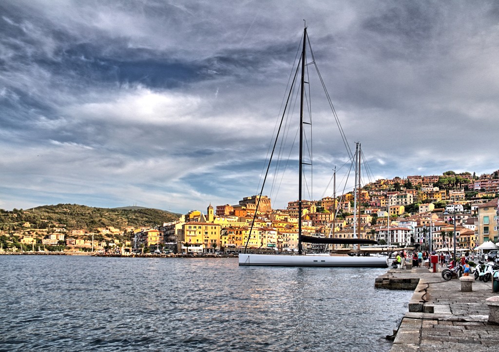 A view of Porto Santo Stefano by spectrum